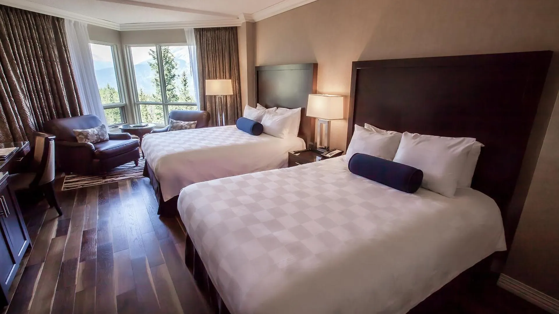 فندق ومنتجع Rimrock بانف