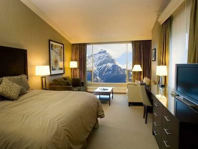 فندق ومنتجع Rimrock بانف 5*,